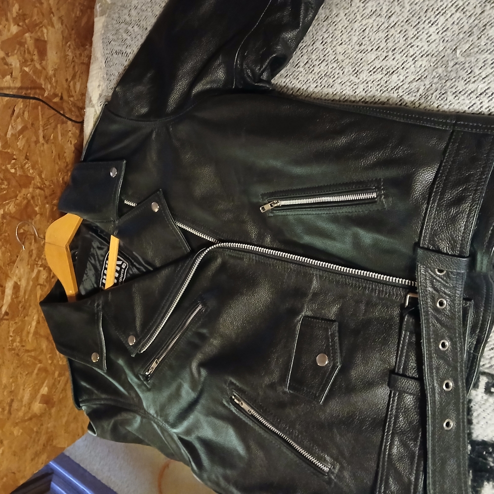 Ladies Leather Motorcycle  Gear Jacket,vest And  Chaps With Pink Strips